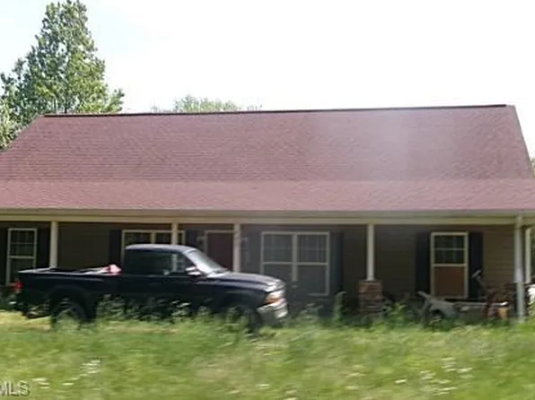 402 Somers School Rd, Hamptonville, NC 27020