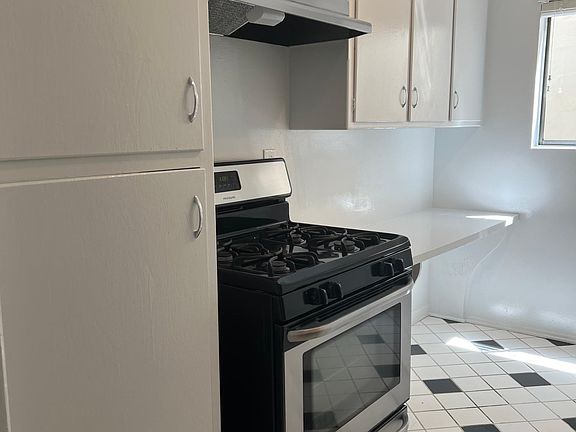 4th image of 4401 W Verdugo Ave APT T