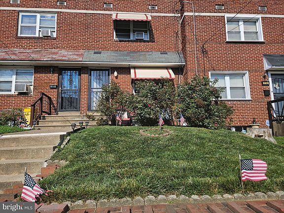 2nd image of 3747 Schleicher Ave