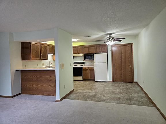 4th image of 1661 Wisconsin STREET #6