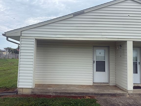 2nd image of 55 Honeydew Ln #2