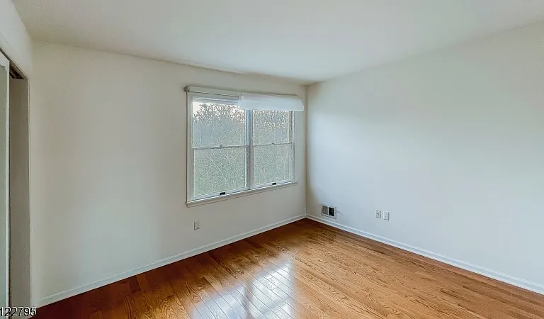 9 Collins Dr — Photo 14