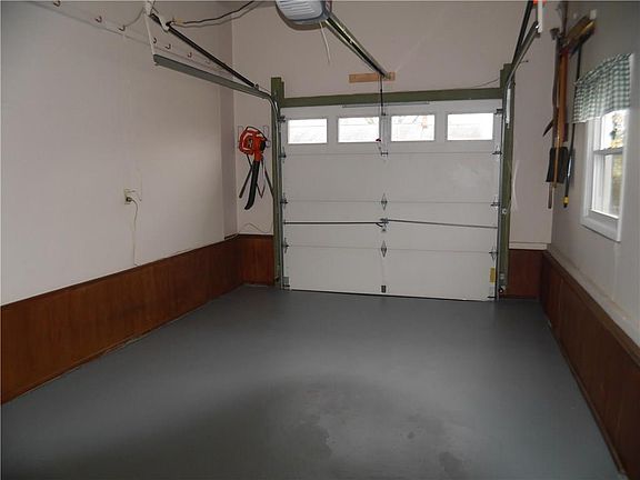 4th image of 310 Evans Ave