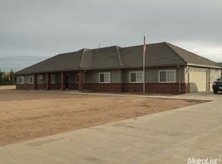 23488 Hacienda Dr, Acampo, CA 95220