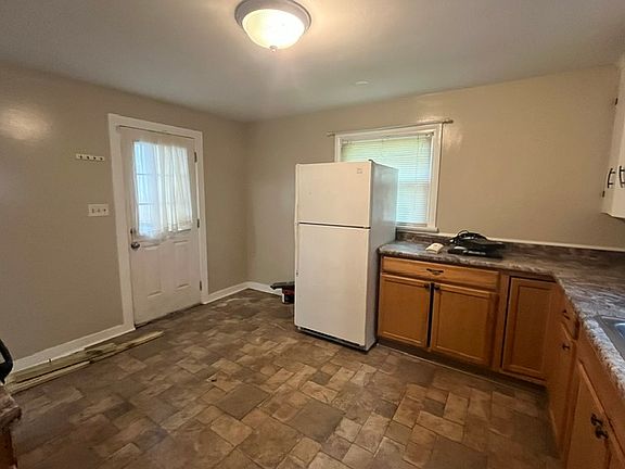 4th image of 285 Wilder St