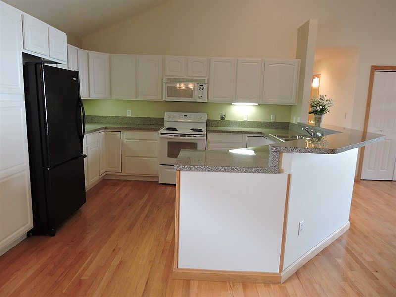2nd image of 621 Colorado Dr