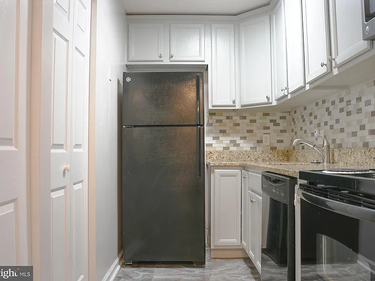 8622 Village Square Dr #8622 — Photo 10