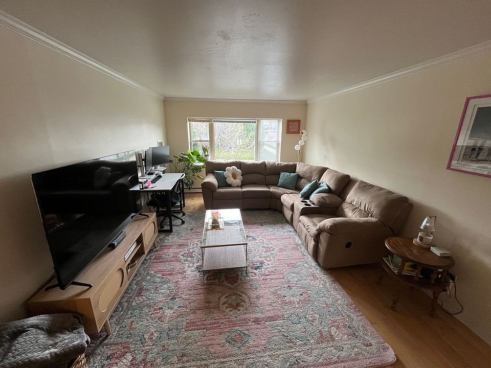 1st image of 2030 N Oakland Ave APT 306
