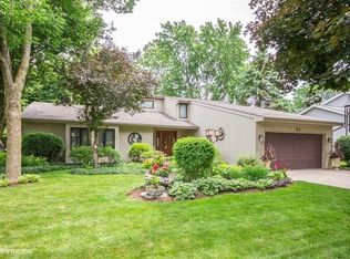 212 Greenfield Rd, Shorewood, IL 60404