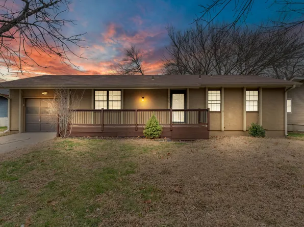 4225 SE Oak Ct, Topeka, KS 66609
