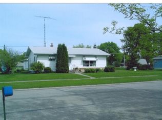 303 S 3rd St, Drayton, ND 58225