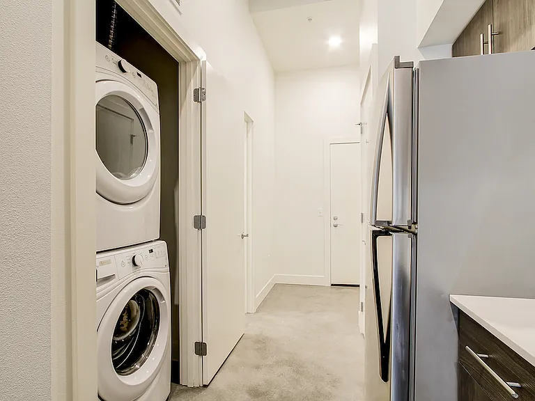 Dunn Motors Apartments — Photo 48