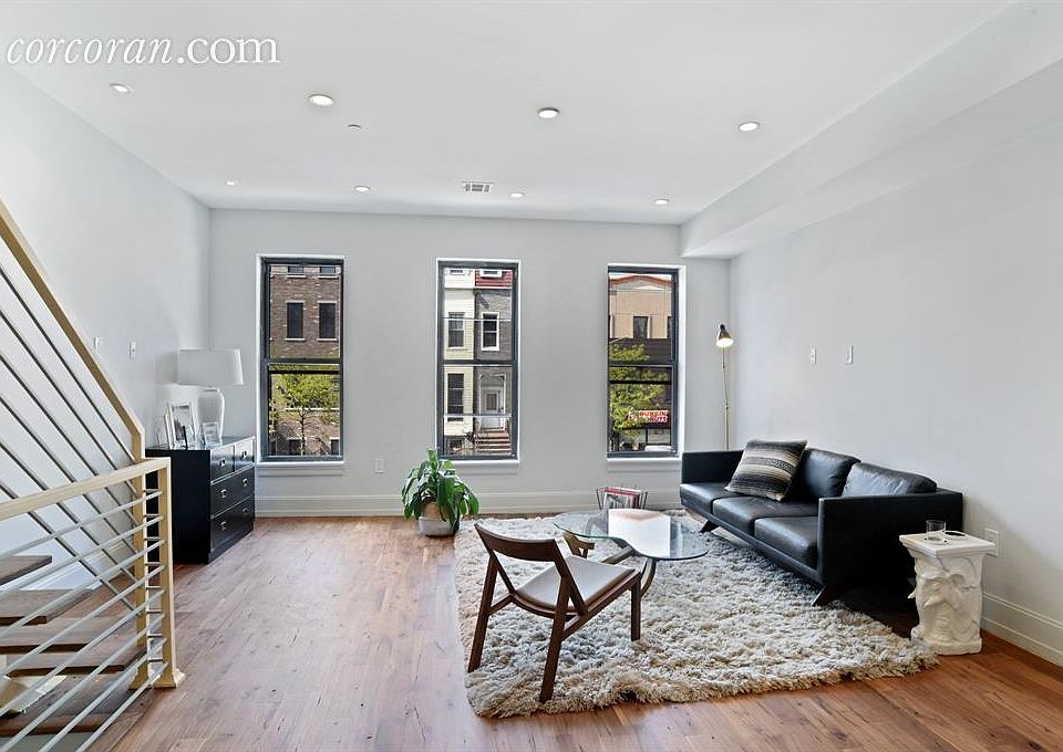 1st image of 582 Lafayette Ave