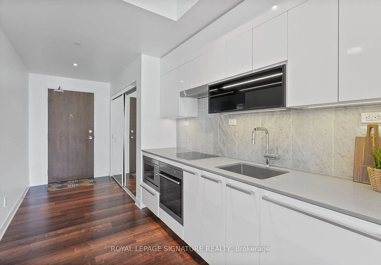 Exchange Condos — Photo 4