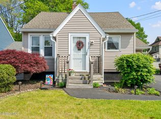 2722 Barton Ave, Schenectady, NY 12306