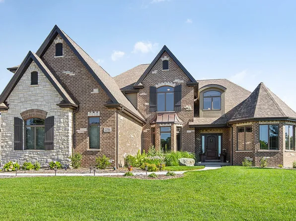 13764 W Stonebridge Woods Xing, Homer Glen, IL 60491