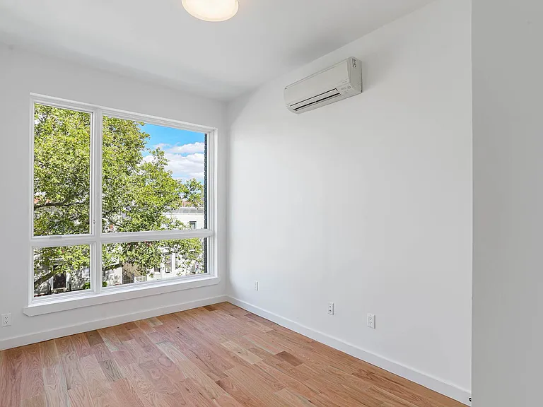 422 Rutland Rd #2A — Photo 8