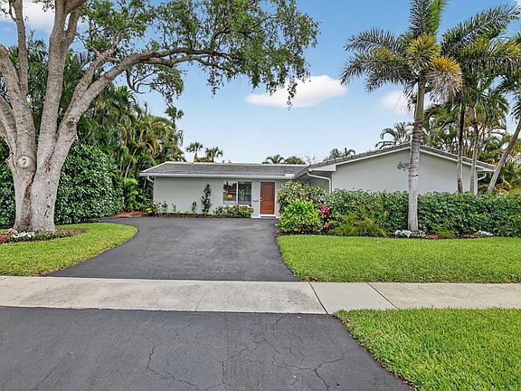 4th image of 943 SW 7th Street