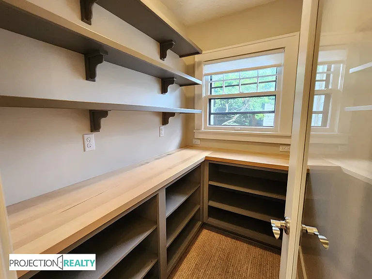 3336 NE 11th Ave — Photo 8