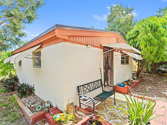 4th image of 1571 NE 179th Street