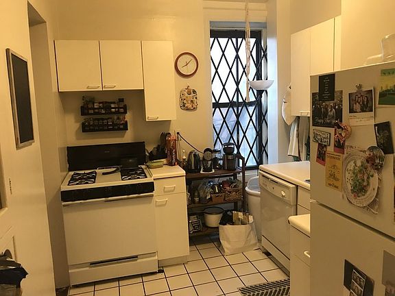 2nd image of 200 W 102nd St APT 4W