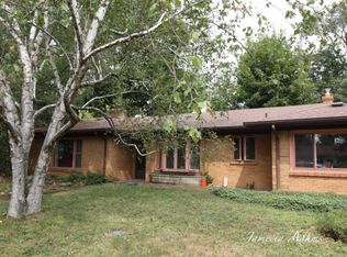 1611 Shangrai La Dr SE, Grand Rapids, MI 49508