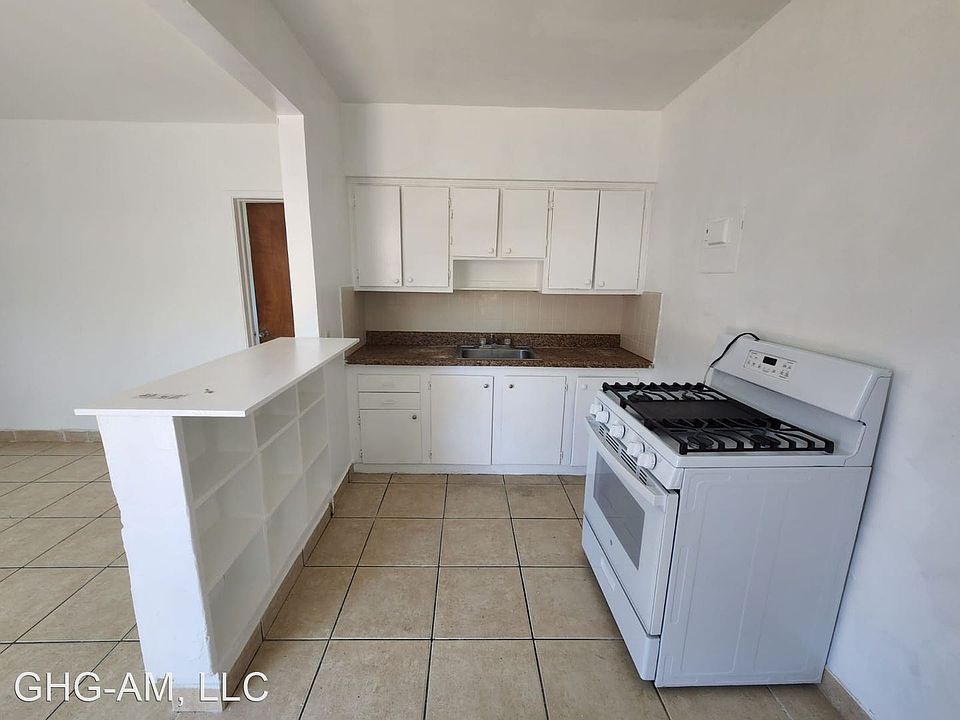 2nd image of 12140 NE 8th Ave #11099704