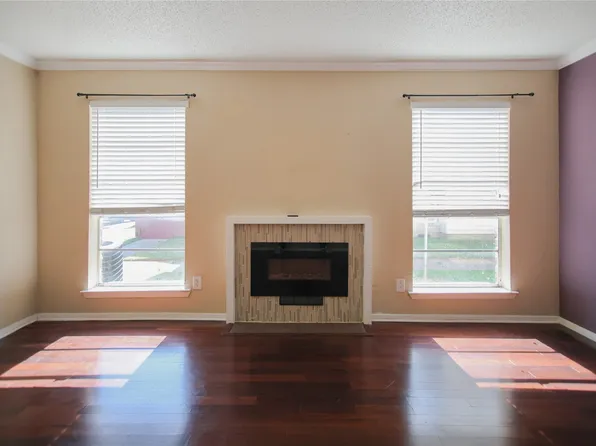 919 S Weatherred Dr APT 135, Richardson, TX 75080