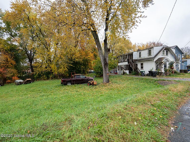 4th image of 19 Northern Drive