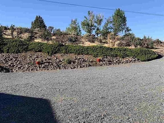 2nd image of 698-790 Beverly Dr