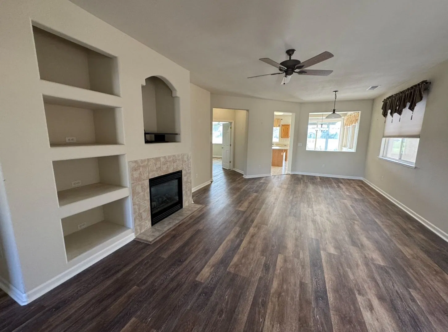 4 bed 2 bath home located on the Dayton Valley Golf Course — Photo 1