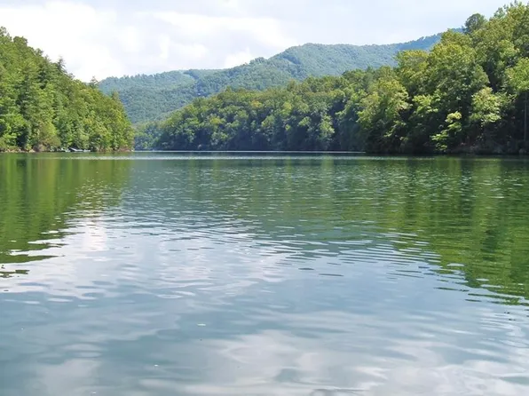 38 Bello Lago Ln, Tuckasegee, NC 28783