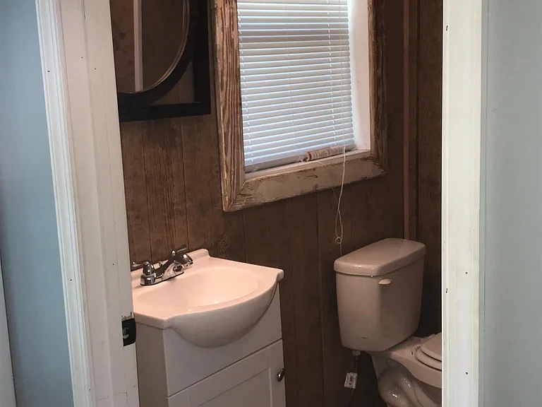28 E Commerce St — Photo 9