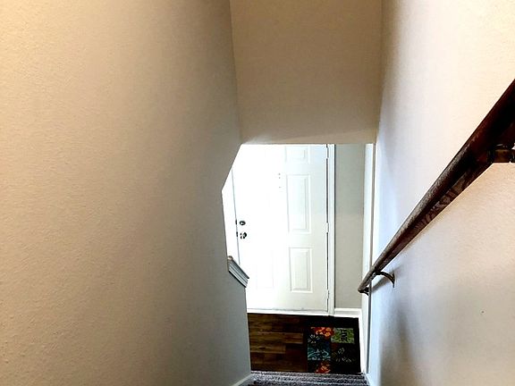 5th image of 335 Arapaho Dr