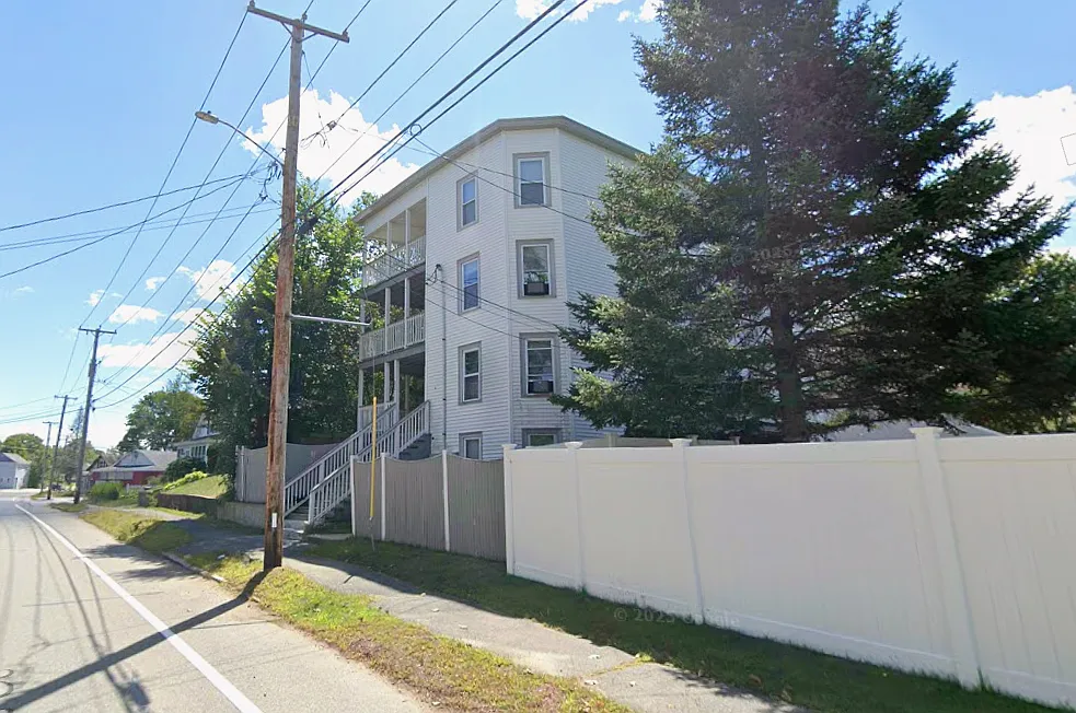 3 bed, 1200 sqft, $2,200 — Photo 1