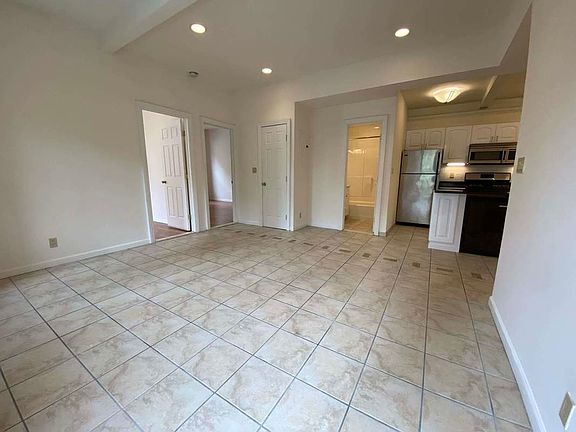2nd image of 200 W 96th St APT 2E