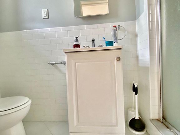 5th image of 35 Barker Ave APT 5M