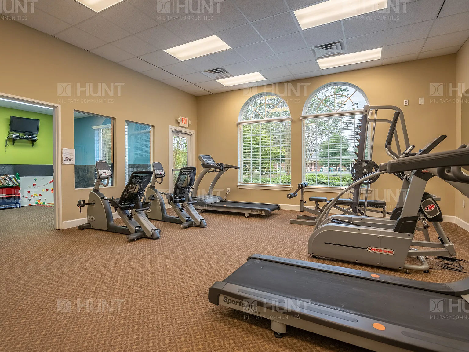 4 bed, 1.5 bath, 1098 sqft, $2,027 — Photo 4