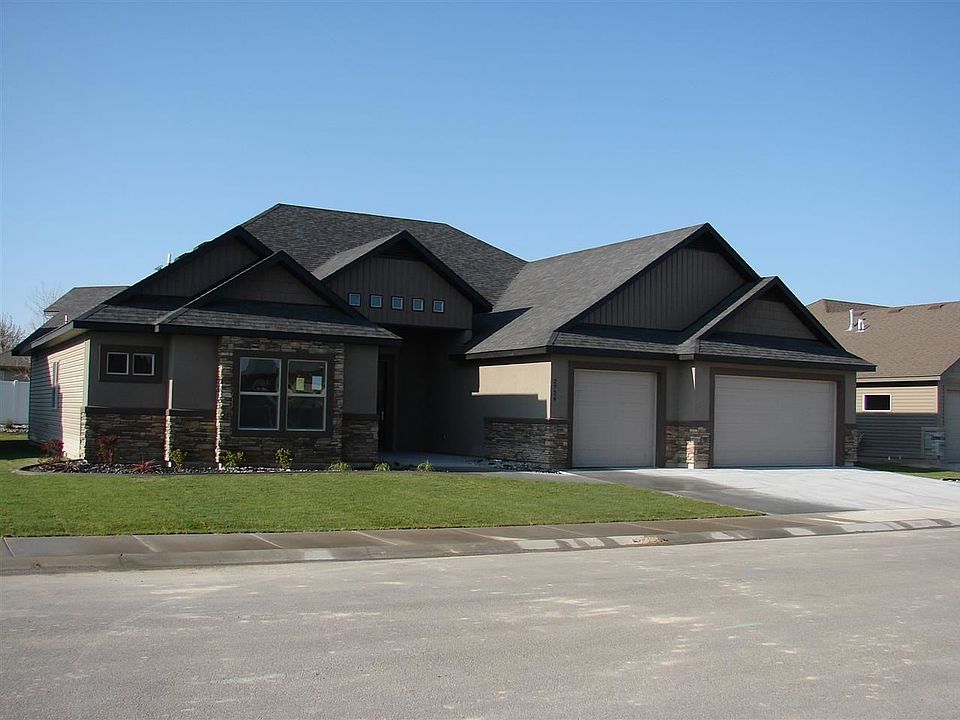 1st image of 2724 Meadowbrook Dr