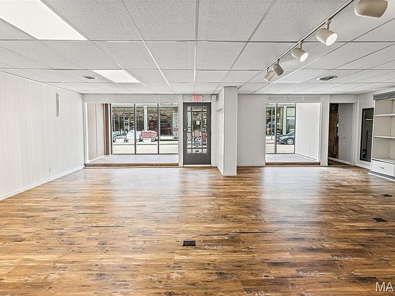 3rd image of 108-110 E Main St
