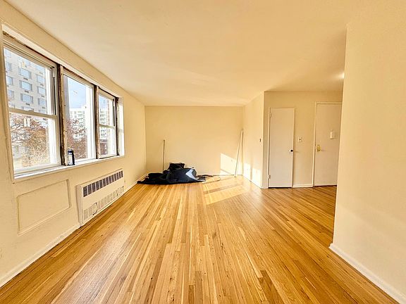 4th image of 38-15 Bowne St #5C