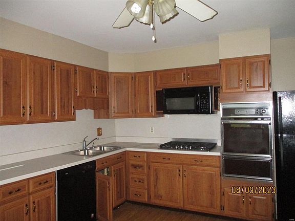 5th image of 760 Sherwood Dr