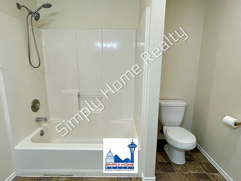 9041 Steilacoom Rd SE #B — Photo 11