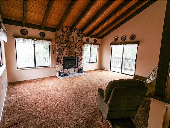 5th image of 330 Pioneer Ln