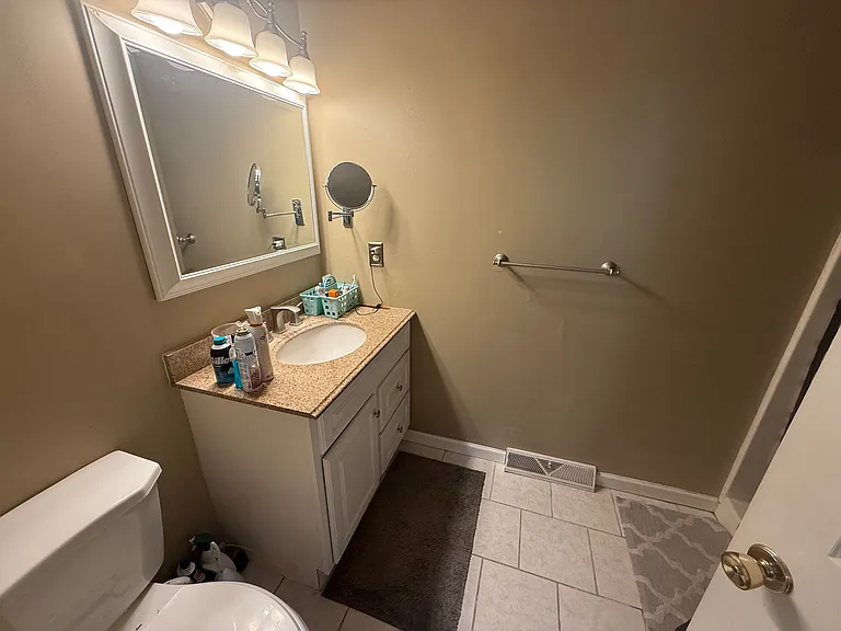 569 Highwood Cir — Photo 28