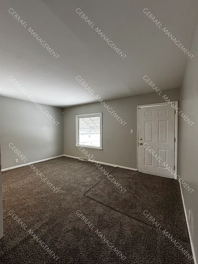 Building Photo - 1175 E Home Ave