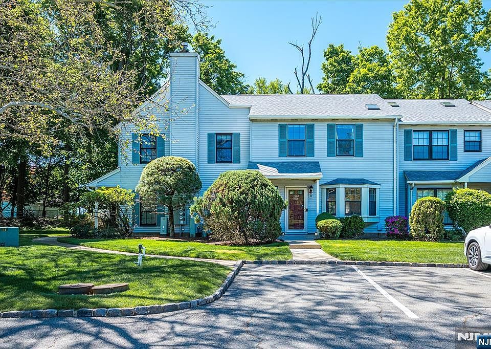1st image of 1402 Maplecrest Rd #1402