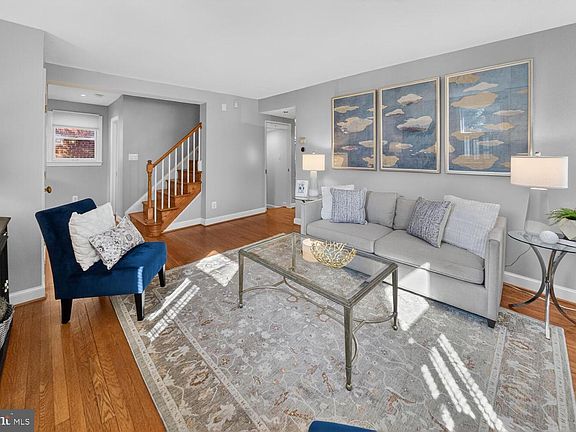 4th image of 4529 38th St NW