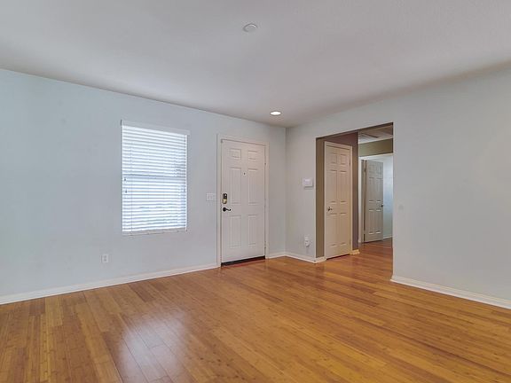 4th image of 31838 Cloverhill Way