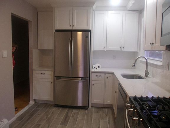 2nd image of 253-34 W End Dr